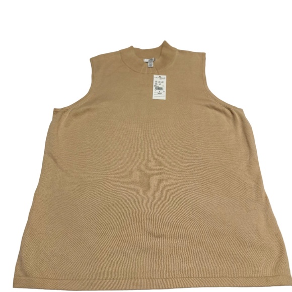 Laura Plus: Women's Turtleneck Sleeveless Plus-Size Sweater - Picture 2 of 5